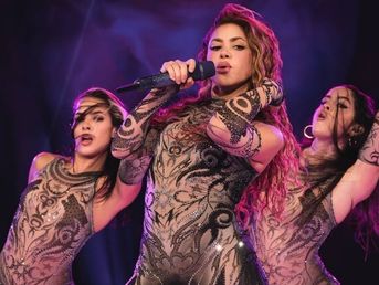 İstanbul Saw Kalkışlı 3 Gece 4 Gün Air Cairo Hava Yolları İle Prestij Shakira Konseri Turu Shakira Konseri Bileti, Giza Piramitleri Transferi ve Kahire Şehir Turu Dahil!